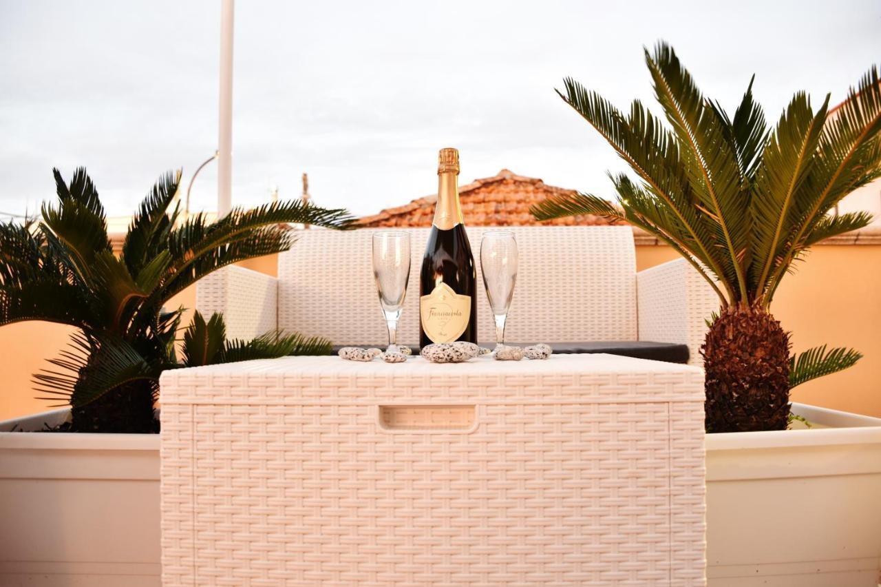 Residenza Le Sirene Villa Santa Domenica  Exterior foto